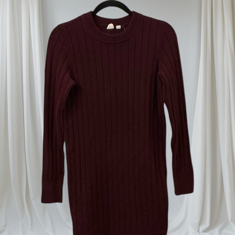 GAP Women's Ribbed Crew Neck Sweater - Deep Burgundy - Picture 2 of 5